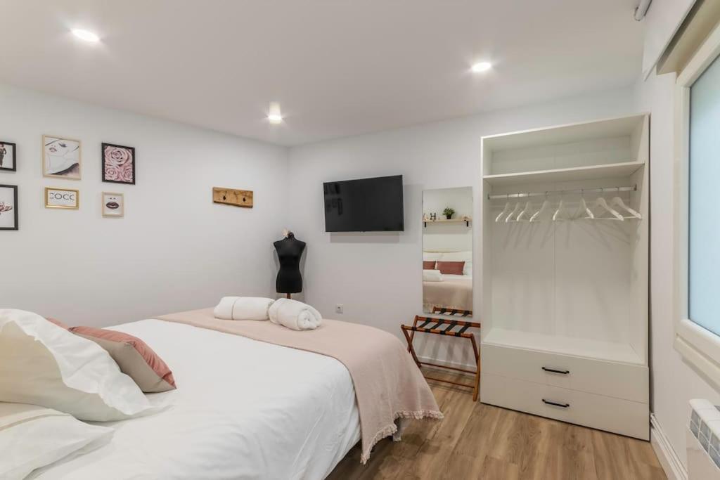 Apt In The Old Town With Cool Terrace!! Private Parking Бильбао Экстерьер фото