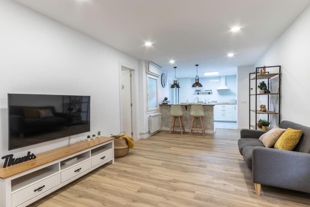 Apt In The Old Town With Cool Terrace!! Private Parking Бильбао Экстерьер фото