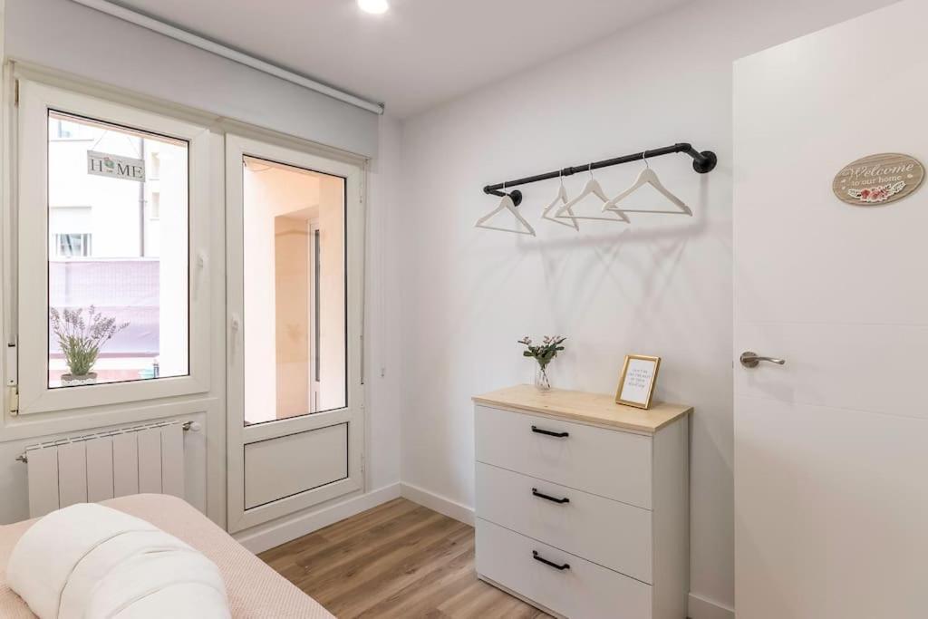 Apt In The Old Town With Cool Terrace!! Private Parking Бильбао Экстерьер фото