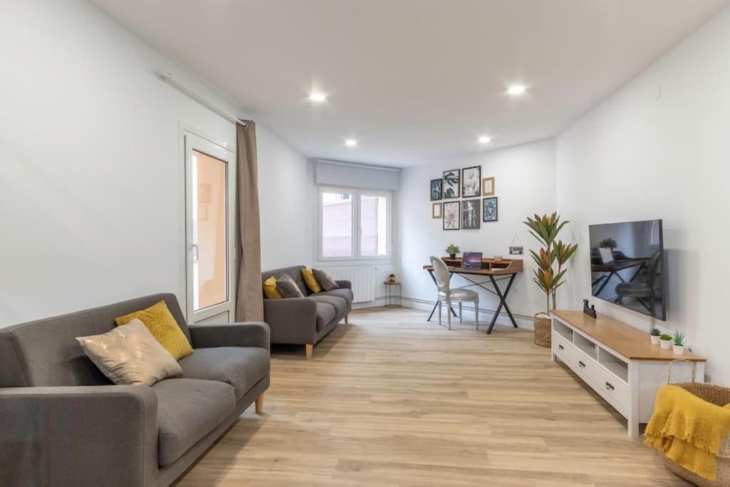 Apt In The Old Town With Cool Terrace!! Private Parking Бильбао Экстерьер фото